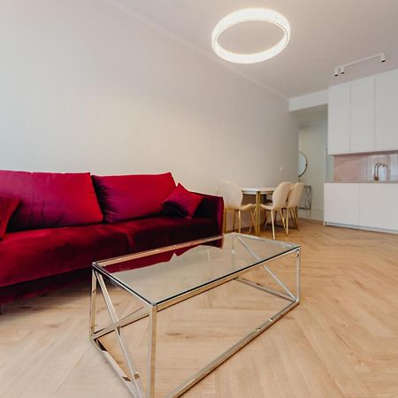 3 Bedrooms Premium Bella Rosa For 8 Guests With Ac And Underground Parking Rzeszow Exterior photo