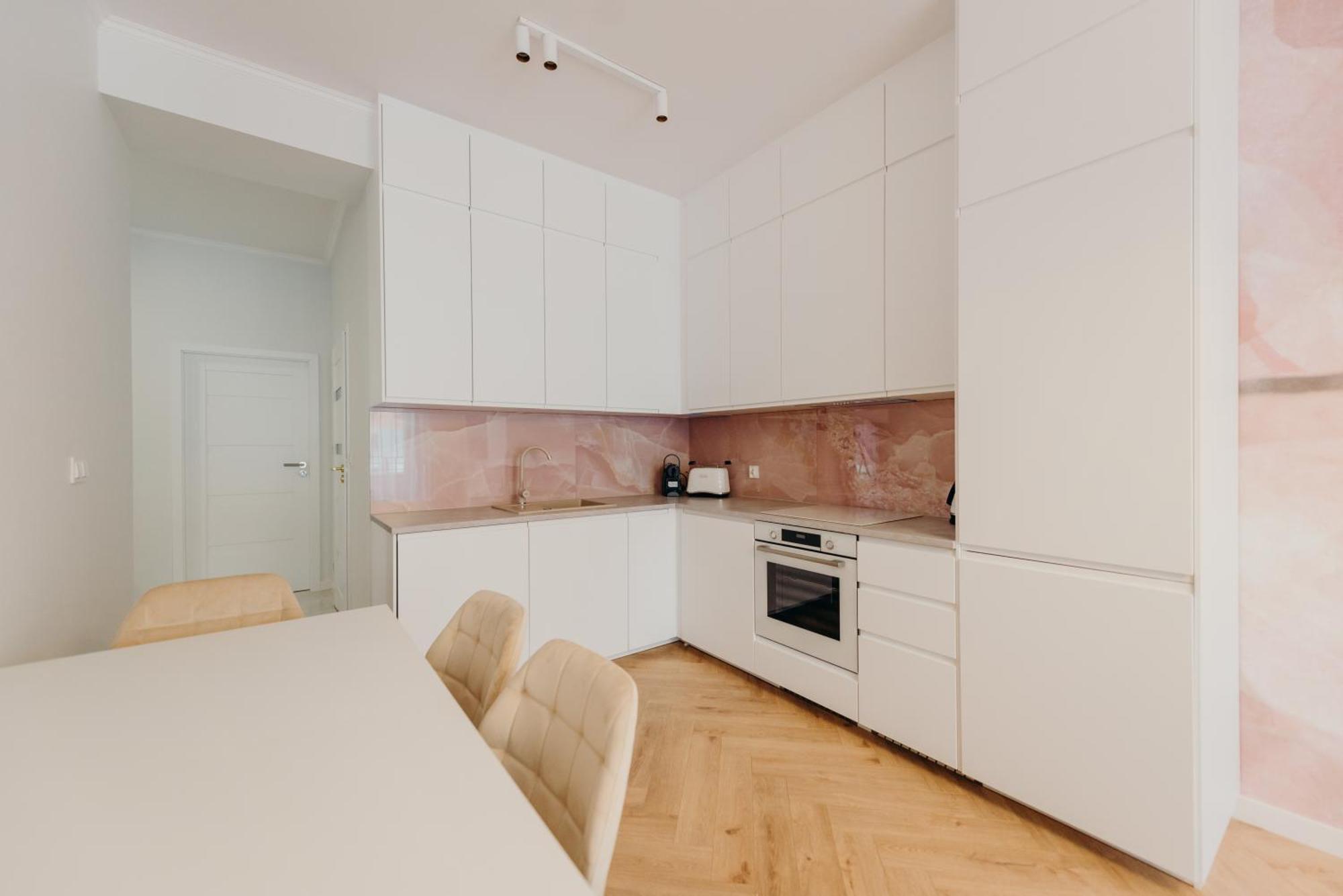 3 Bedrooms Premium Bella Rosa For 8 Guests With Ac And Underground Parking Rzeszow Exterior photo