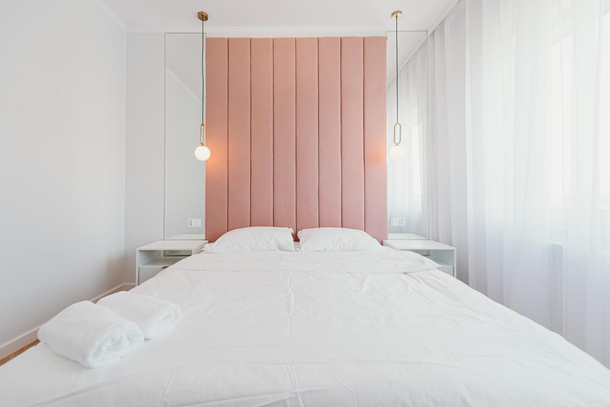 3 Bedrooms Premium Bella Rosa For 8 Guests With Ac And Underground Parking Rzeszow Exterior photo